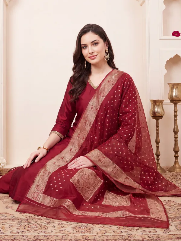 Maroon_Solid_Straight_Kurta_Trousers_With_Dupatta_Set