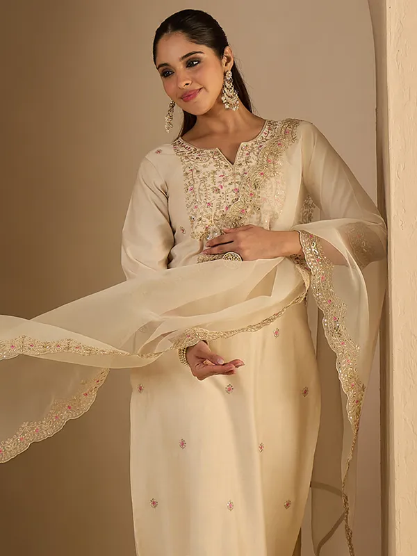 Off_White_Embroidered_Liva_Kurta_Trouser_Dupatta_Set
