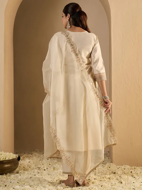Off_White_Embroidered_Liva_Kurta_Trouser_Dupatta_Set