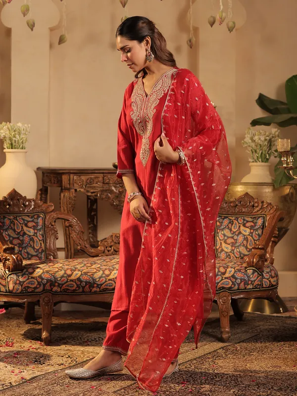 Red_Embroidered_Liva_Kurta_Trouser_Dupatta_Set