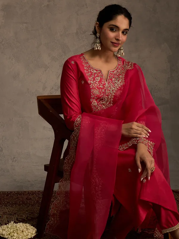 Pink_Embroidered_Liva_Kurta_Trouser_Dupatta_Set