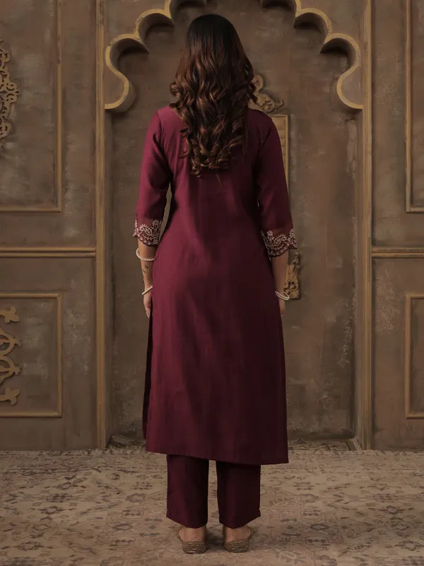 Burgundy_Embroidered_Liva_Kurta_Trouser_Dupatta_Set