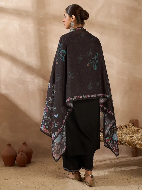 Black_Solid_Straight_Kurta_Trousers_With_Dupatta_set