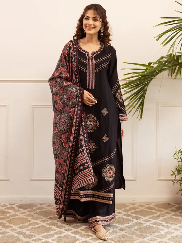Black_Embroidered_Straight_Kurta_Palazzos_With_Dupatta_set