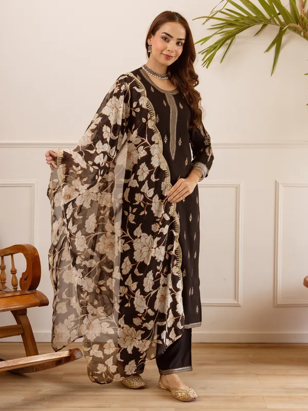 Black_Viscose_Rayon_Embroidered_Kurta_Trouser_Dupatta_Set