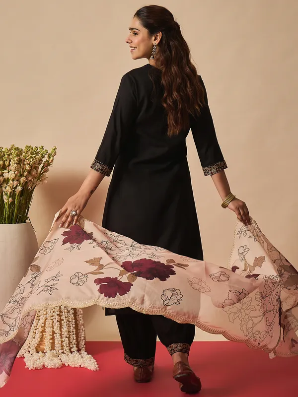 Black_Embroidered_Viscose_Rayon_Kurta_Trouser_Dupatta_Set