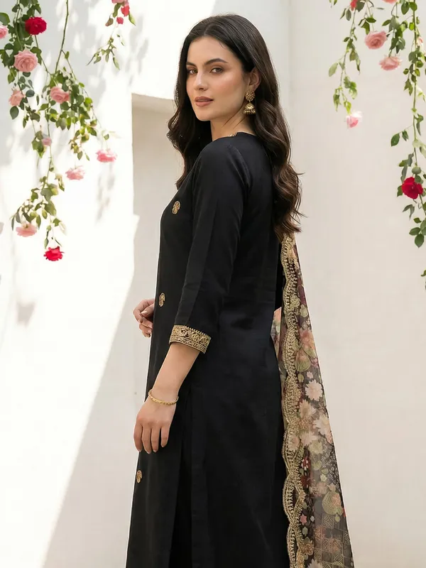 Black_Viscose_Rayon_Embroidered_Kurta_Trouser_Dupatta_Set
