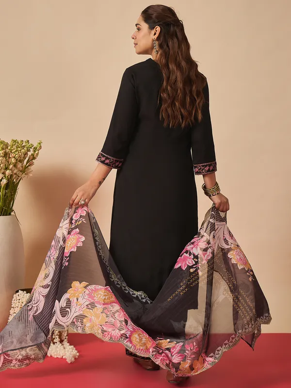 Black_Embroidered_Viscose_Rayon_Kurta_Trouser_Dupatta_Set