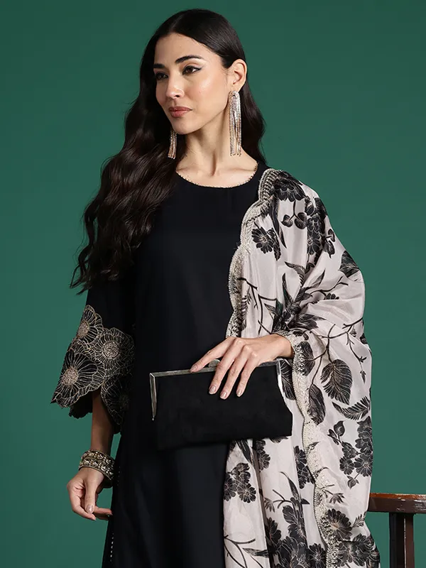 Black_Viscose_Rayon_Printed_Kurta_Trouser_Dupatta_Set