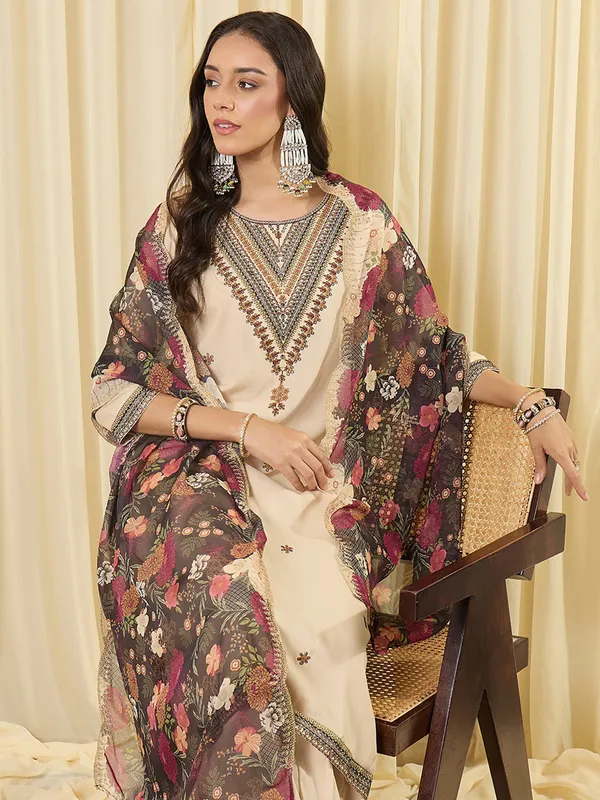 Cream_Embroidered_Viscose_Rayon_Kurta_Trouser_Dupatta_Set