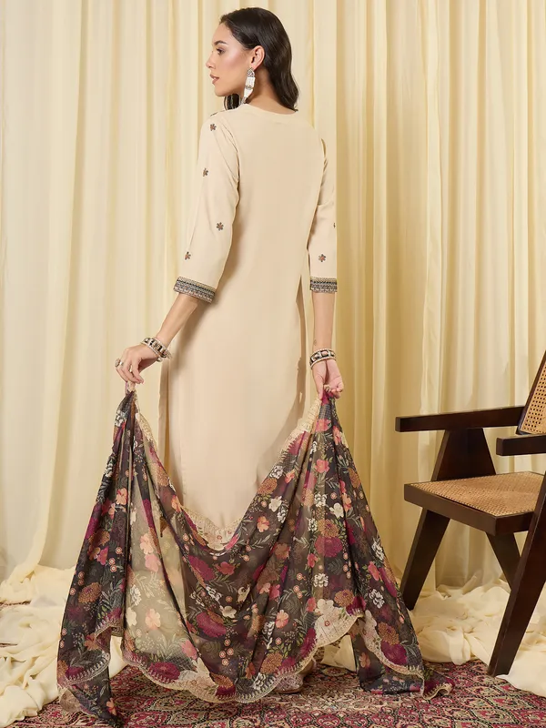 Cream_Embroidered_Viscose_Rayon_Kurta_Trouser_Dupatta_Set
