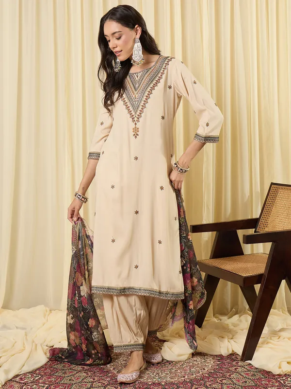 Cream_Embroidered_Viscose_Rayon_Kurta_Trouser_Dupatta_Set