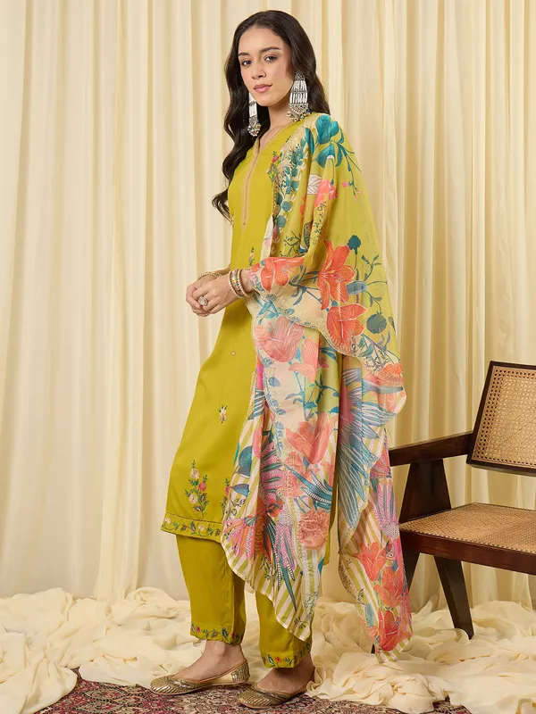 Green_Embroidered_Viscose_Rayon_Kurta_Trouser_Dupatta_Set