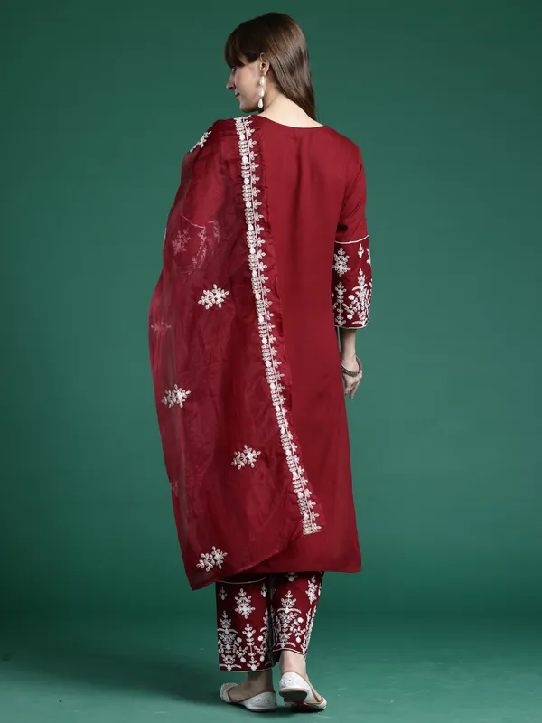 Maroon_Embroidered_Viscose_Rayon_Kurta_Trouser_Dupatta_Set