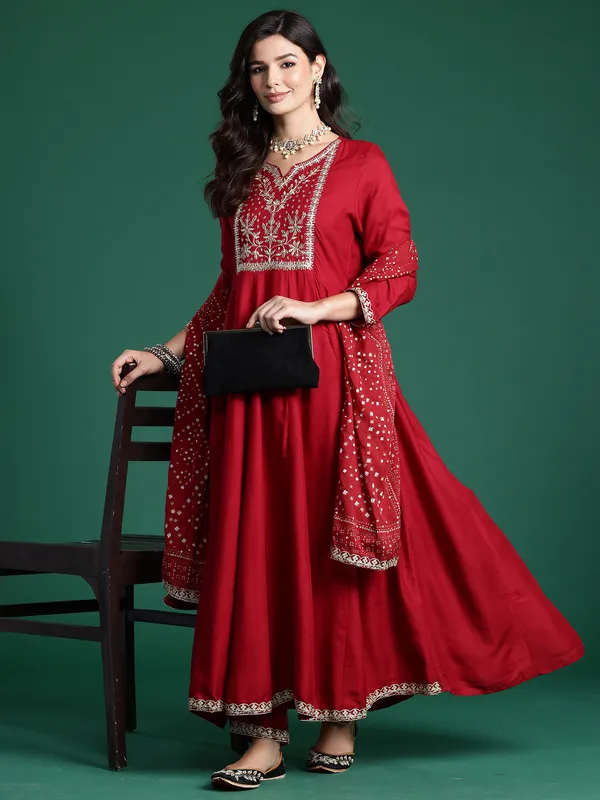 Maroon_Embroidered_Viscose_Rayon_Kurta_Trouser_Dupatta_Set