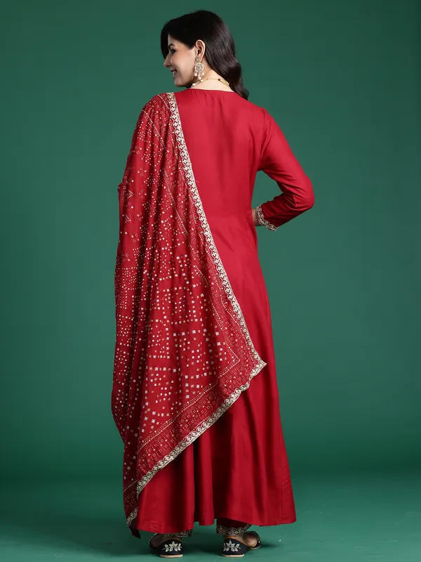 Maroon_Embroidered_Viscose_Rayon_Kurta_Trouser_Dupatta_Set