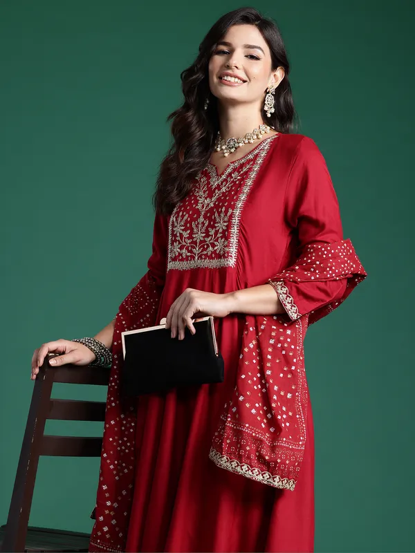 Maroon_Embroidered_Viscose_Rayon_Kurta_Trouser_Dupatta_Set