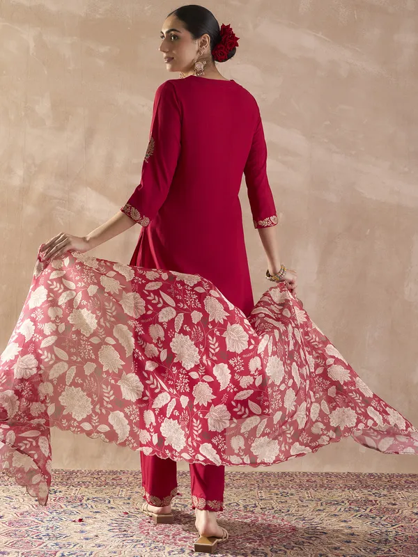 Pink_Embroidered_Straight_Kurta_Palazzos_With_Dupatta_set