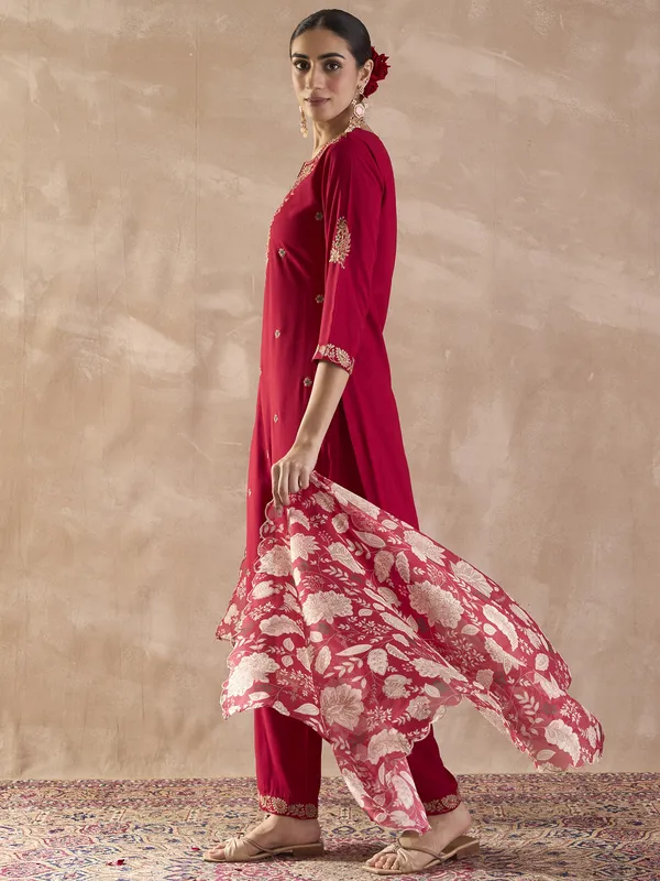 Pink_Embroidered_Straight_Kurta_Palazzos_With_Dupatta_set