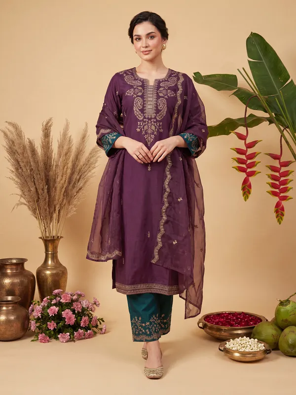 Burgundy_Embroidered_Straight_Kurta_Trousers_With_Dupatta_Set