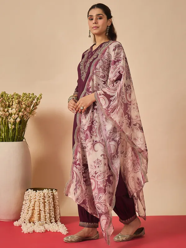 Burgundy_Embroidered_Viscose_Rayon_Kurta_Trouser_Dupatta_Set