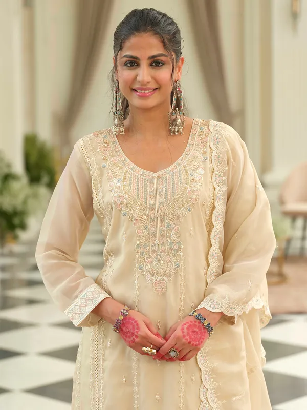 Beige_Embroidered_Silk_Kurta_Trouser_Dupatta_Set