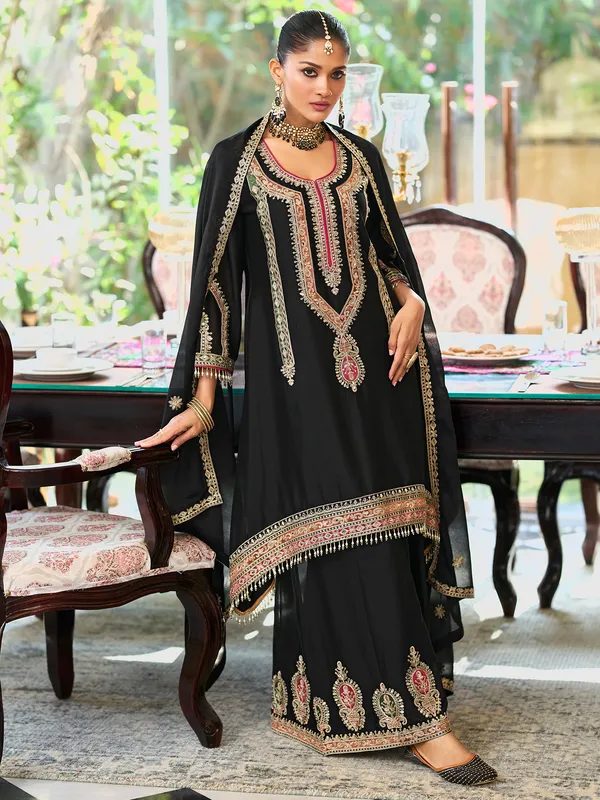 Black_Embroidered_Chinon_Kurta_Trouser_Dupatta_Set