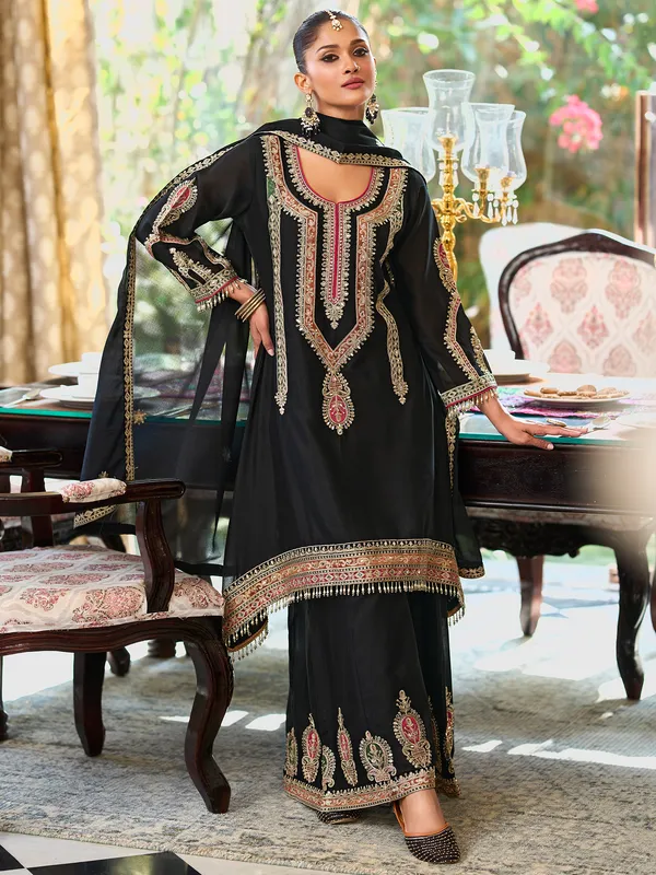 Black_Embroidered_Chinon_Kurta_Trouser_Dupatta_Set