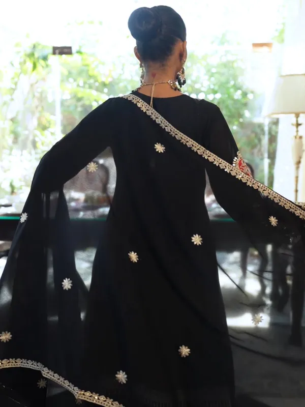 Black_Embroidered_Chinon_Kurta_Trouser_Dupatta_Set