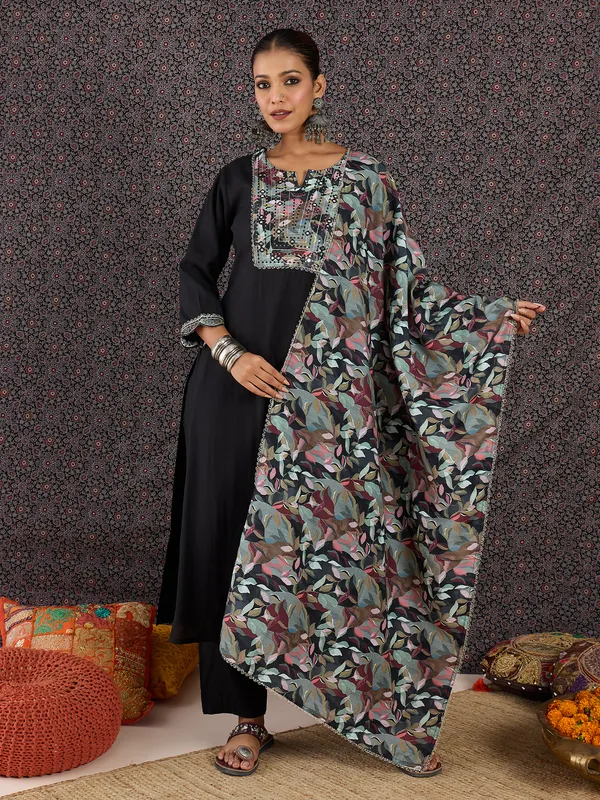 Black_Printed_Silk_Kurta_Trouser_Dupatta_Set