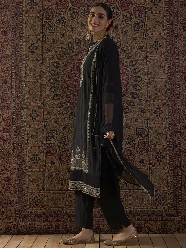 Black_Embroidered_Silk_Blend_Kurta_Trouser_Dupatta_Set