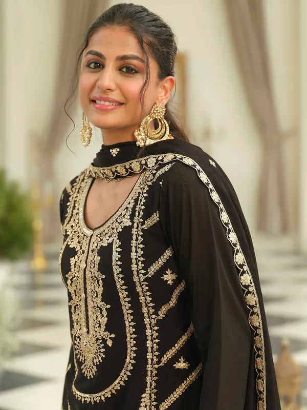 Black_Embroidered_Chinon_Kurta_Trouser_Dupatta_Set