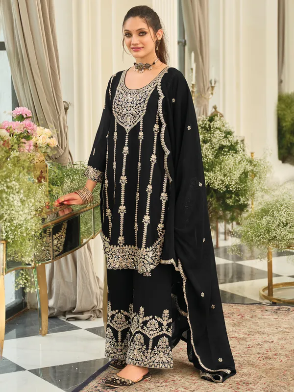 Black_Embroidered_Chinon_Kurta_Trouser_Dupatta_Set