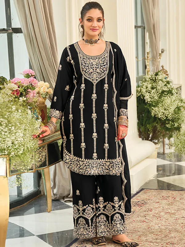 Black_Embroidered_Chinon_Kurta_Trouser_Dupatta_Set