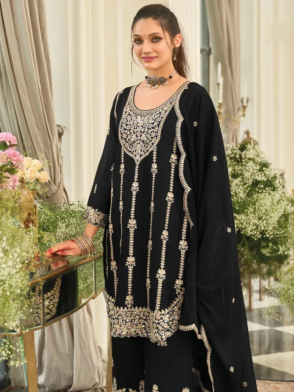 Black_Embroidered_Chinon_Kurta_Trouser_Dupatta_Set