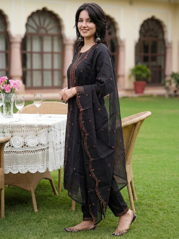 Black_Embroidered_Cotton_Blend_Kurta_Trouser_Dupatta_Set