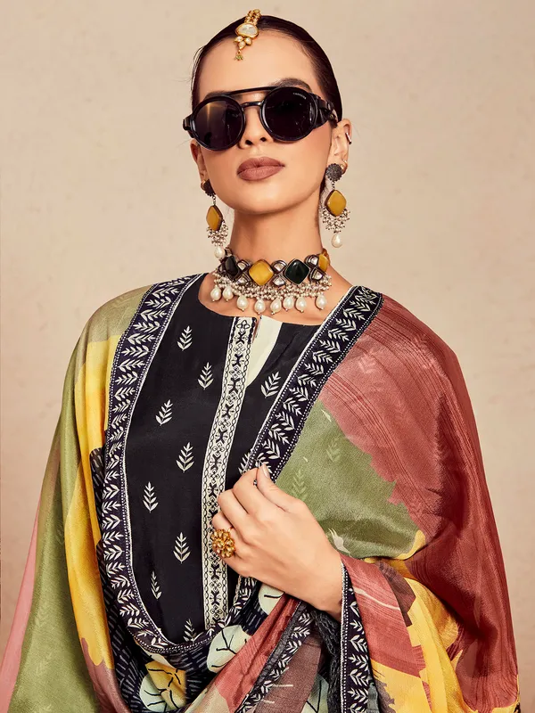 Black_Printed_Straight_Kurta_Trousers_With_Dupatta_Set