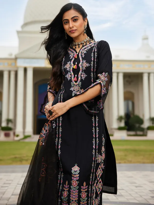 Black_Embroidered_Silk_Blend_Kurta_Trouser_Dupatta_Set