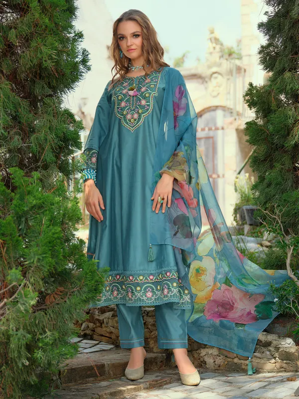 Blue_Embroidered_Liva_Kurta_Trouser_Dupatta_Set