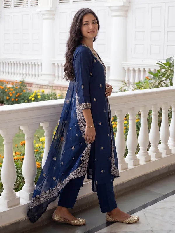 Blue_Embroidered_Silk_Blend_Kurta_Trouser_Dupatta_Set