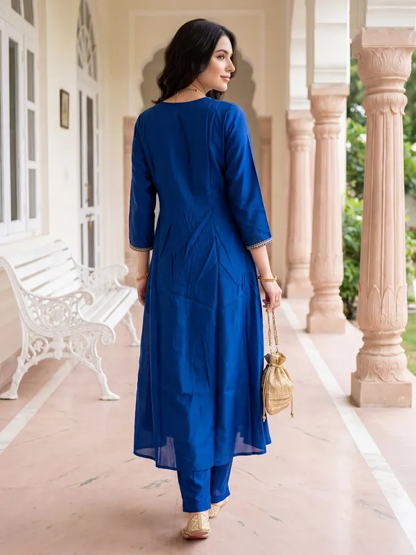 Blue_Embroidered_Silk_Blend_Kurta_Trouser_Dupatta_Set