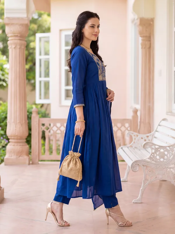 Blue_Embroidered_Silk_Blend_Kurta_Trouser_Dupatta_Set