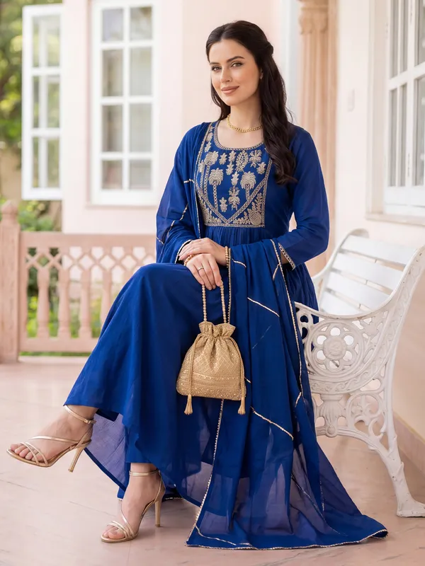 Blue_Embroidered_Silk_Blend_Kurta_Trouser_Dupatta_Set