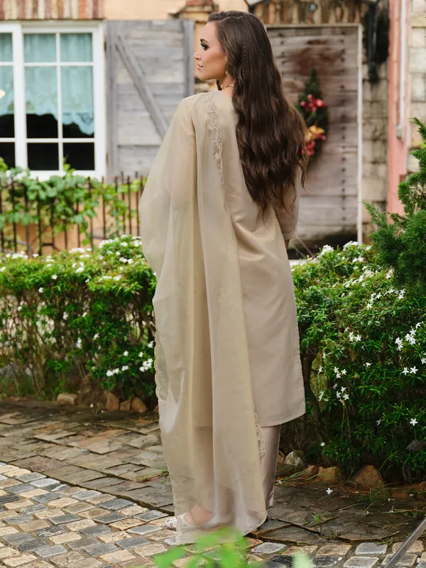 Brown_Embroidered_Silk_Blend_Kurta_Trouser_Dupatta_Set