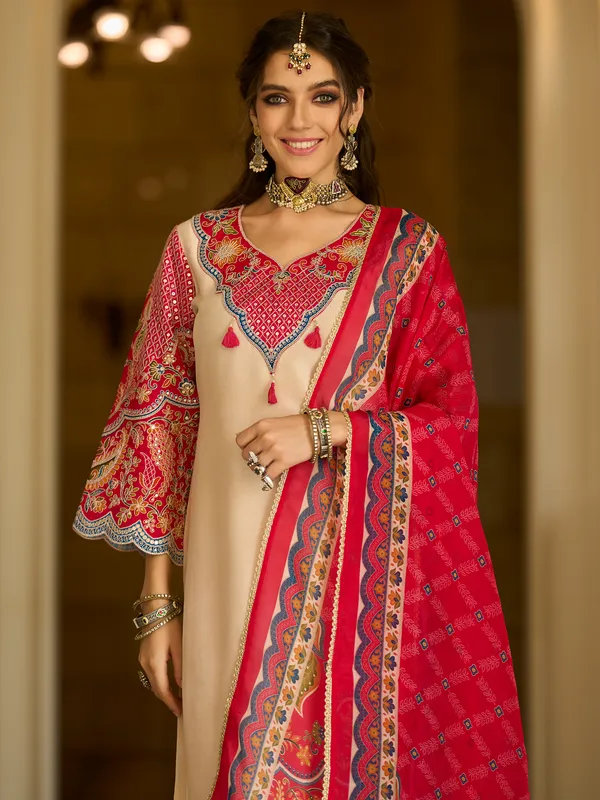Cream_Embroidered_Silk_Blend_Kurta_Trouser_Dupatta_Set