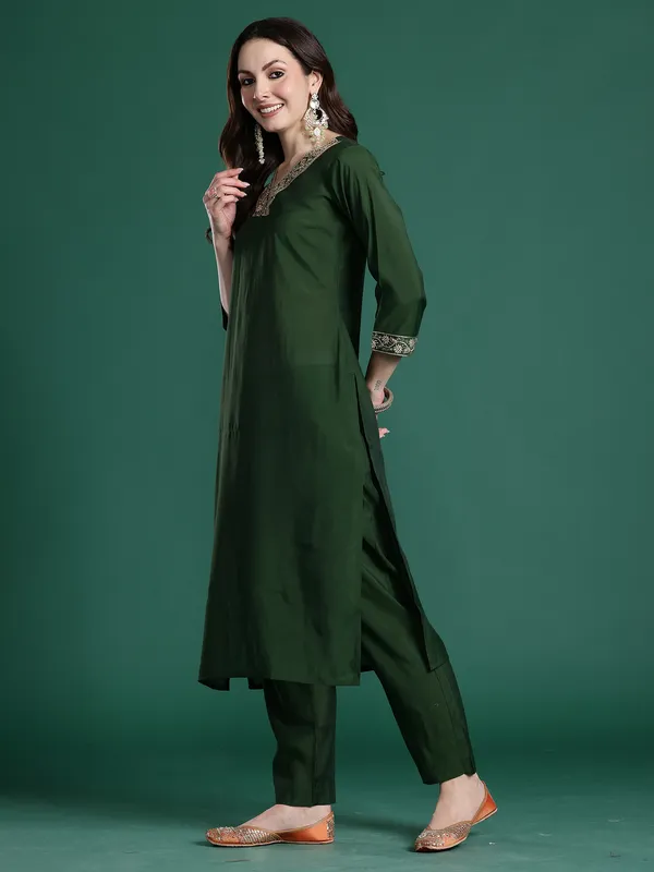 Green_Embroidered_Straight_Kurta_Trousers_With_Dupatta_set