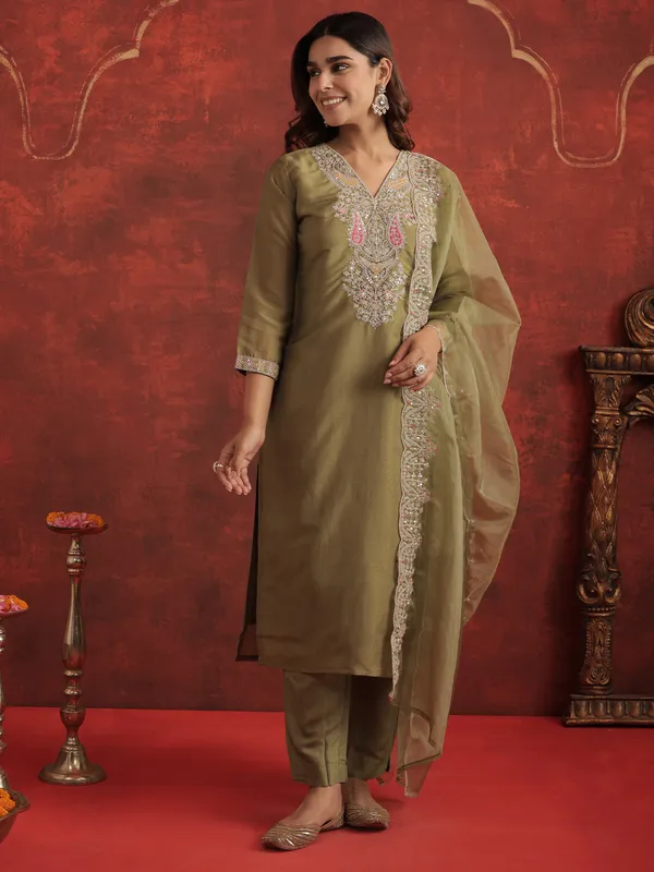 Green_Embroidered_Silk_Blend_Kurta_Trouser_Dupatta_Set