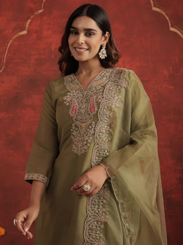 Green_Embroidered_Silk_Blend_Kurta_Trouser_Dupatta_Set
