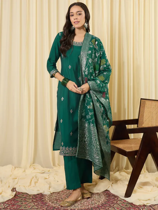 Green_Embroidered_Silk_Blend_Kurta_Trouser_Dupatta_Set