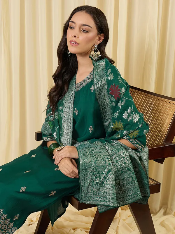 Green_Embroidered_Silk_Blend_Kurta_Trouser_Dupatta_Set